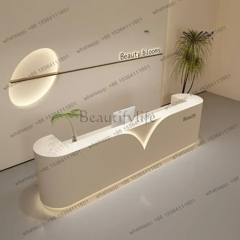 Luxury Skincare Store - Meja kasir toko pakaian sederhana bergaya