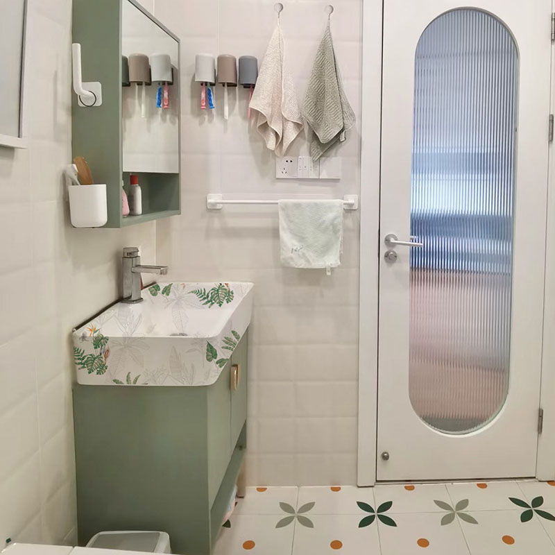 Kabinet Kamar Mandi Modern Mew - Luxury Skincare Makeup ulasan dan harga